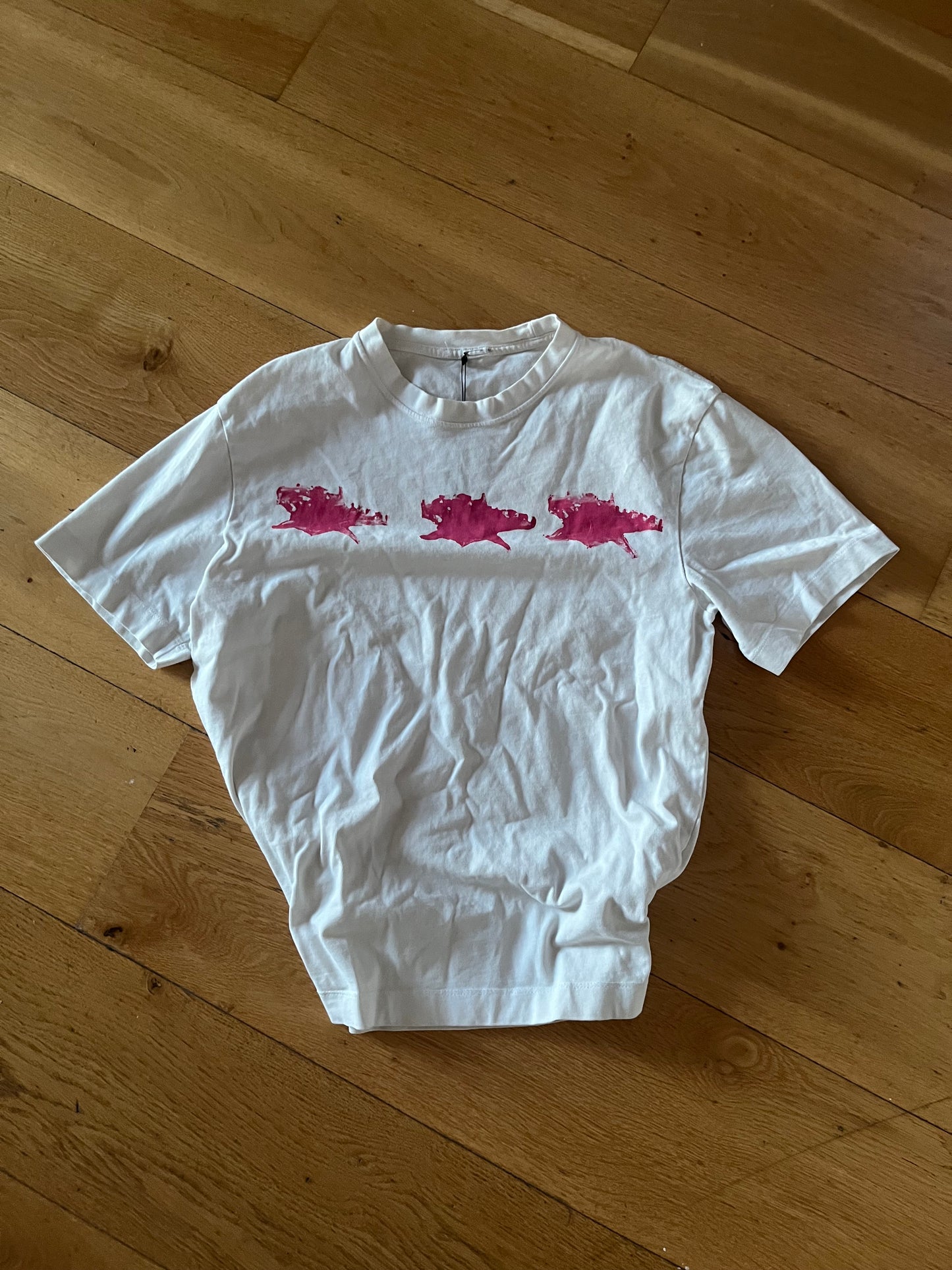 “PAINTED LOGO TEE”(sporty fit)